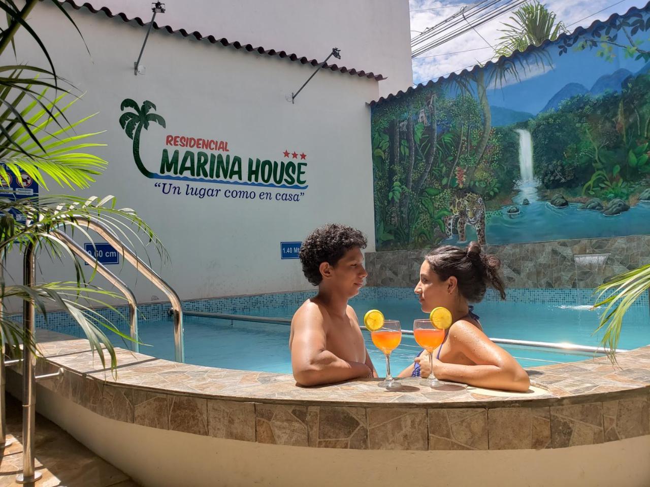 Residencial Marina House 3*